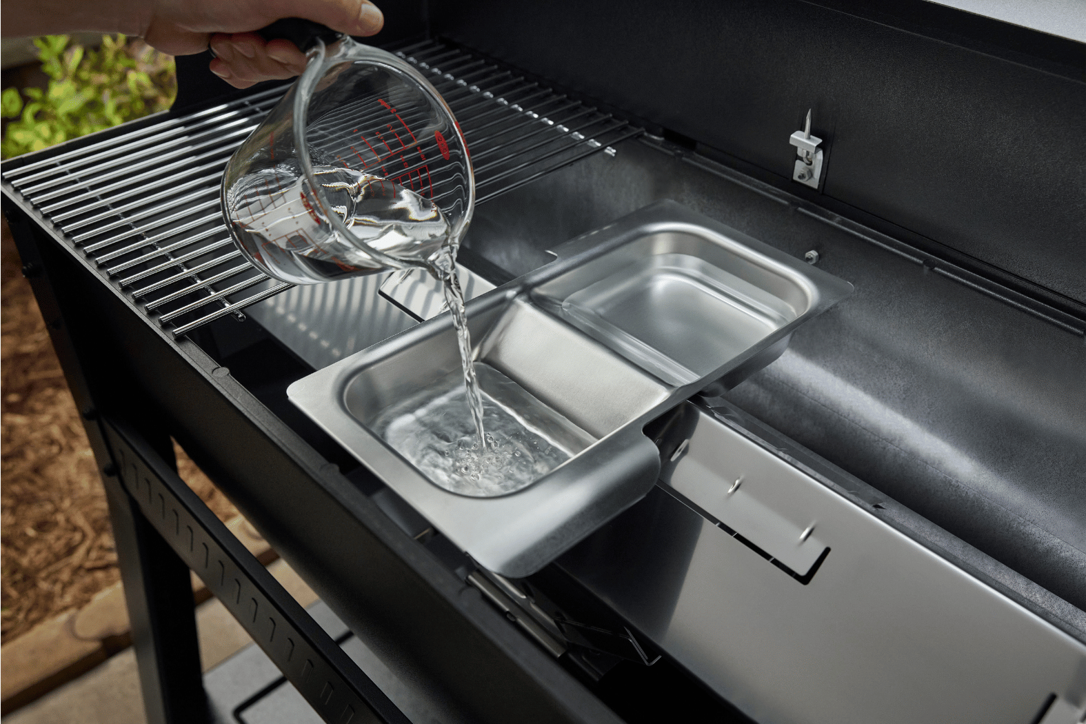 Weber Searwood XL 600 Wood Pellet BBQ Smoker - Image 12